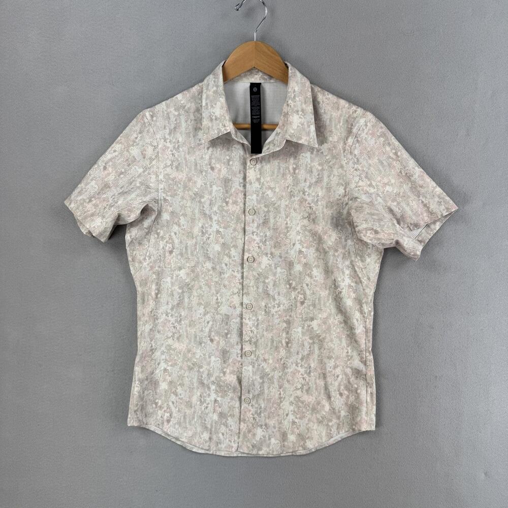 Lululemon Airing Easy Shirt Mens Small Beige Camo Short Sleeve Button Up Casual